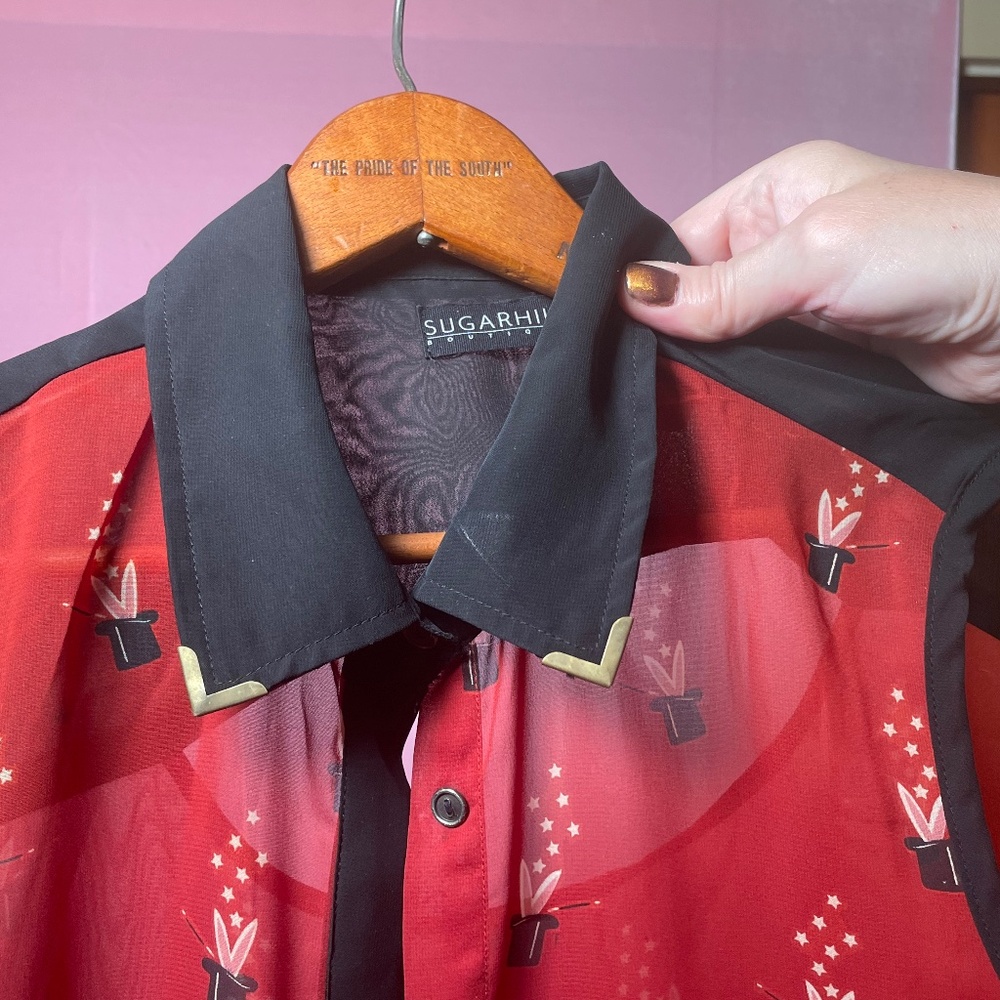 Red magic hat blouse - Picture 8 of 8